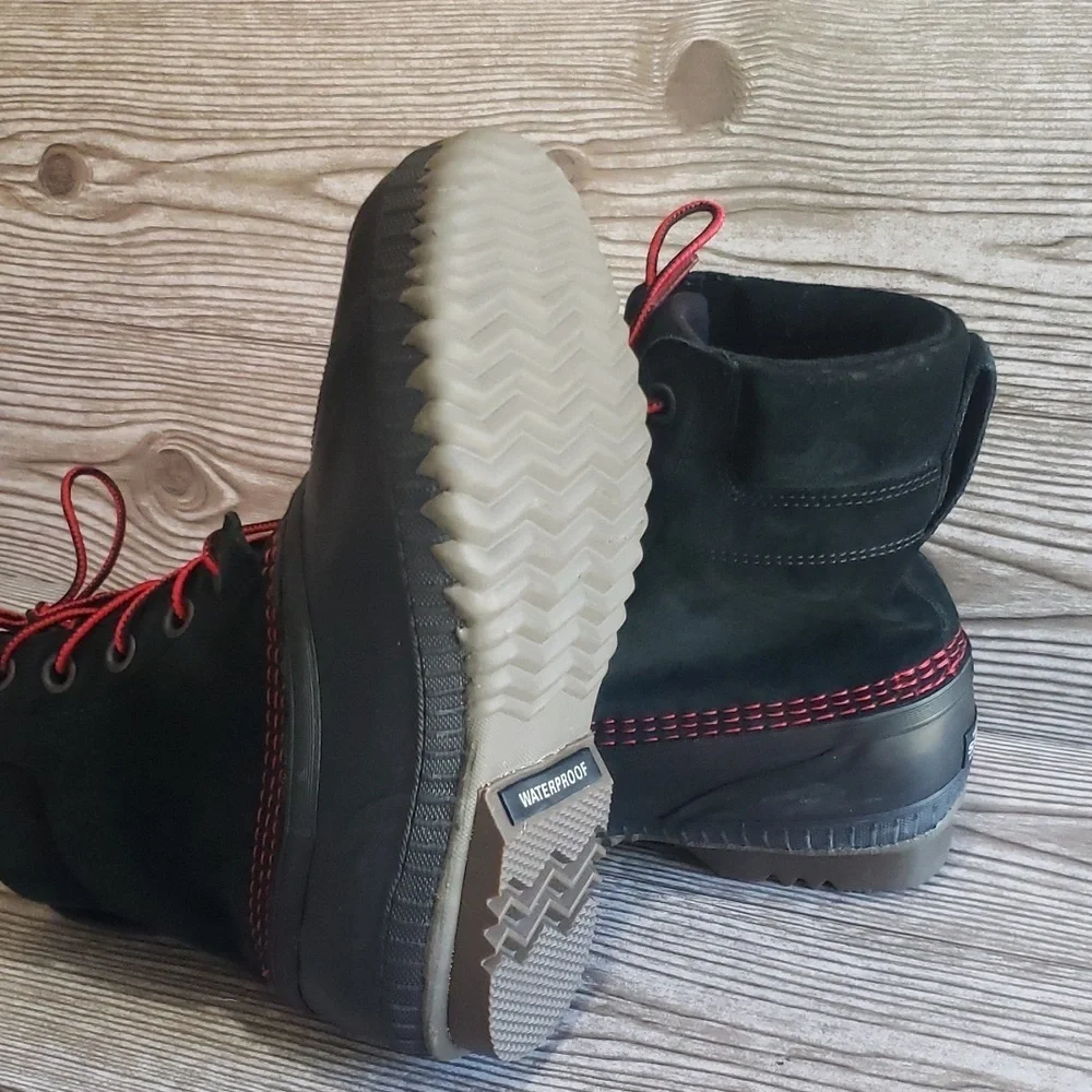 Sorel black suede and rubber waterproof mens lace up boots size 7